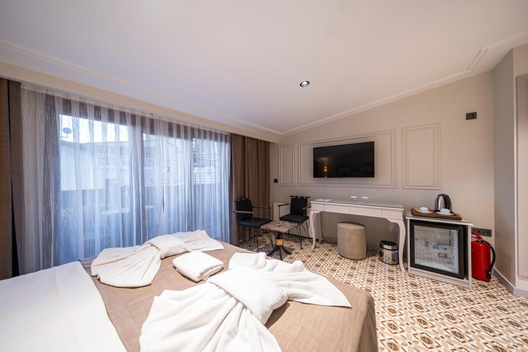 Pera Luna Premium Hotel Istanbul Exterior photo