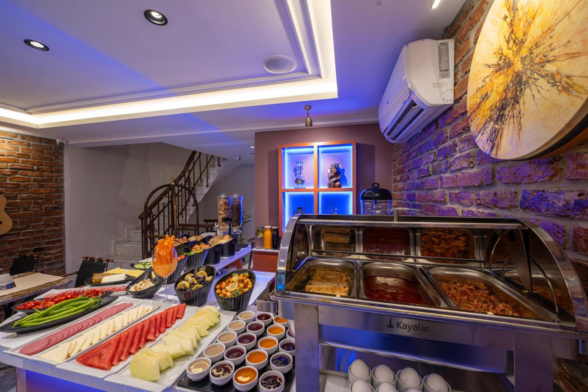 Pera Luna Premium Hotel Istanbul Exterior photo