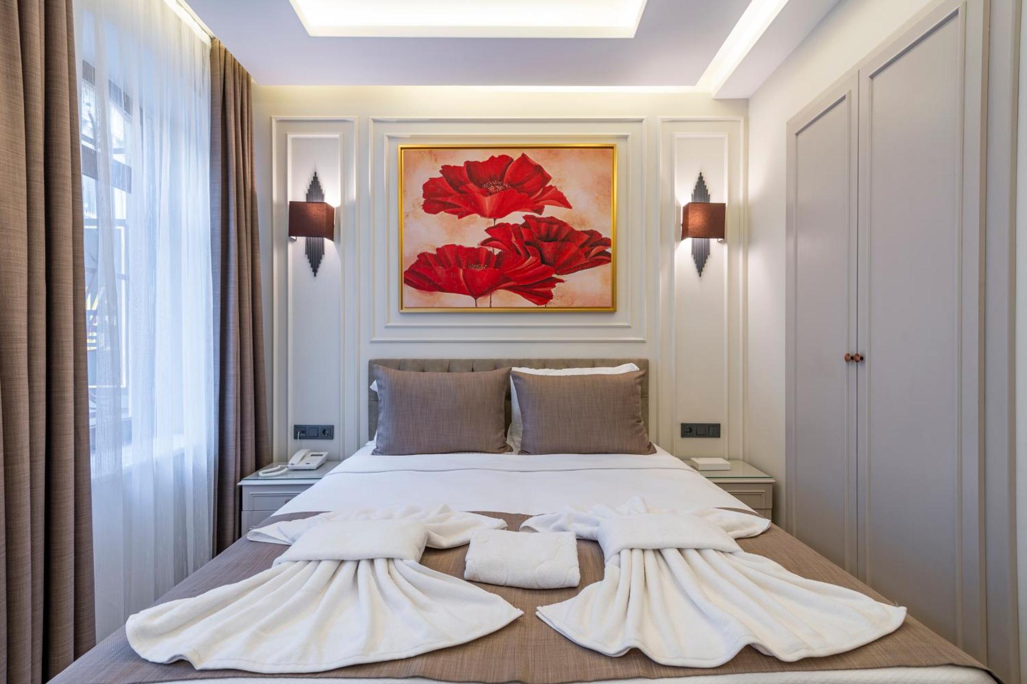 Pera Luna Premium Hotel Istanbul Exterior photo