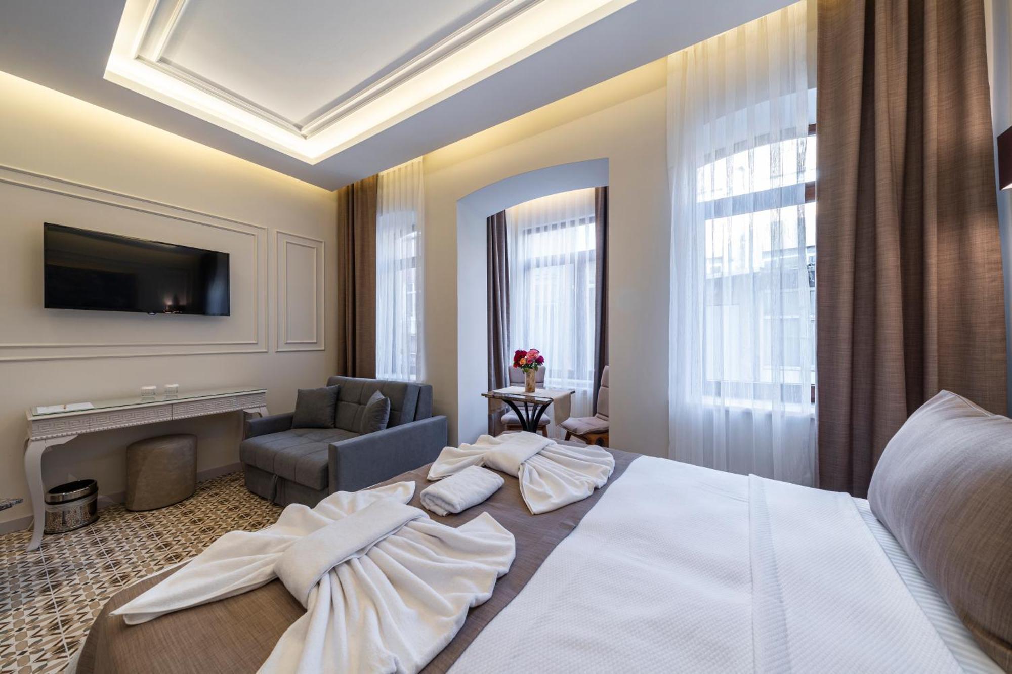 Pera Luna Premium Hotel Istanbul Exterior photo